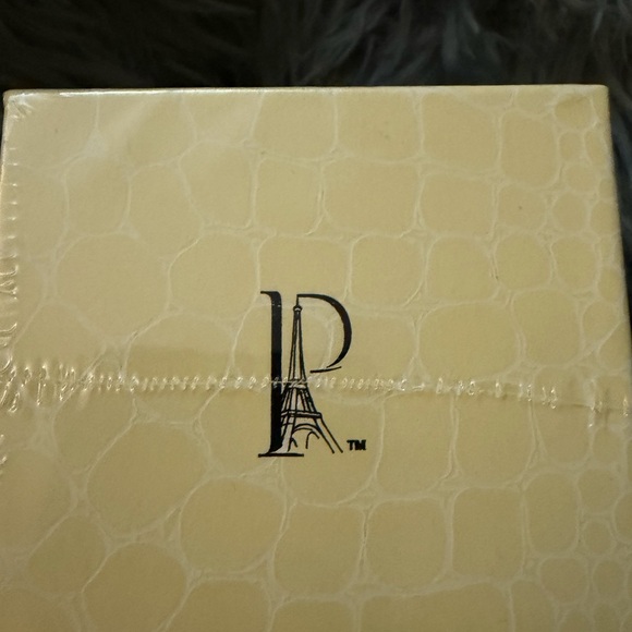 Prédiré Paris Bio Brightening Dark Spot Solution – Creamy Yellow Serum - Picture 3 of 4